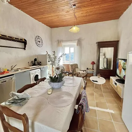 Large In Apartment *